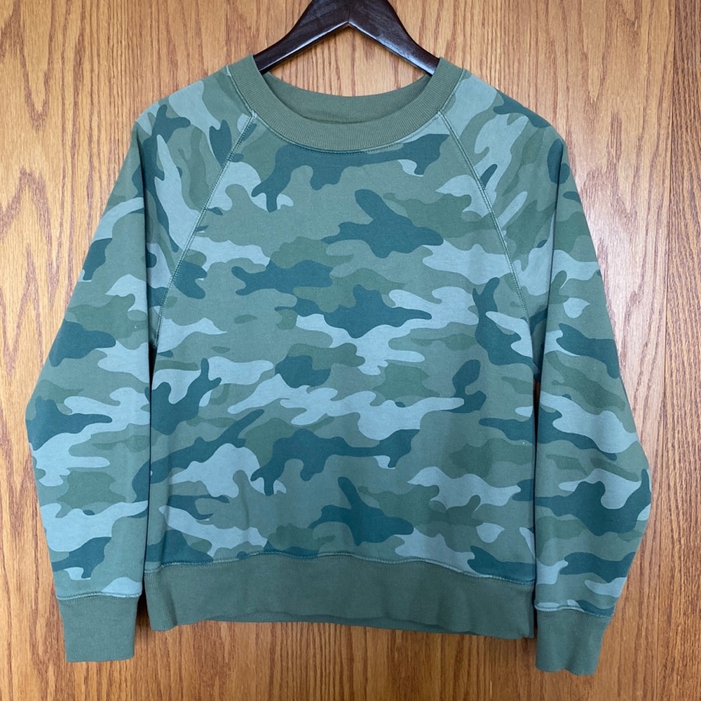 Crewneck sweatshirt